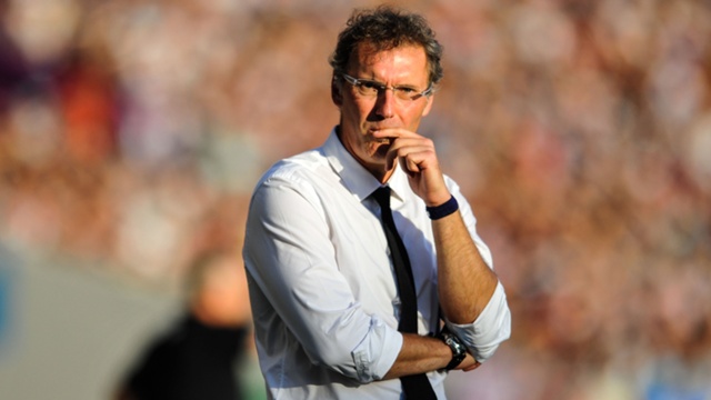 Blanc nie ma najlepszego humoru. Dwaj gracze wypadli mu przed finałem i Barceloną